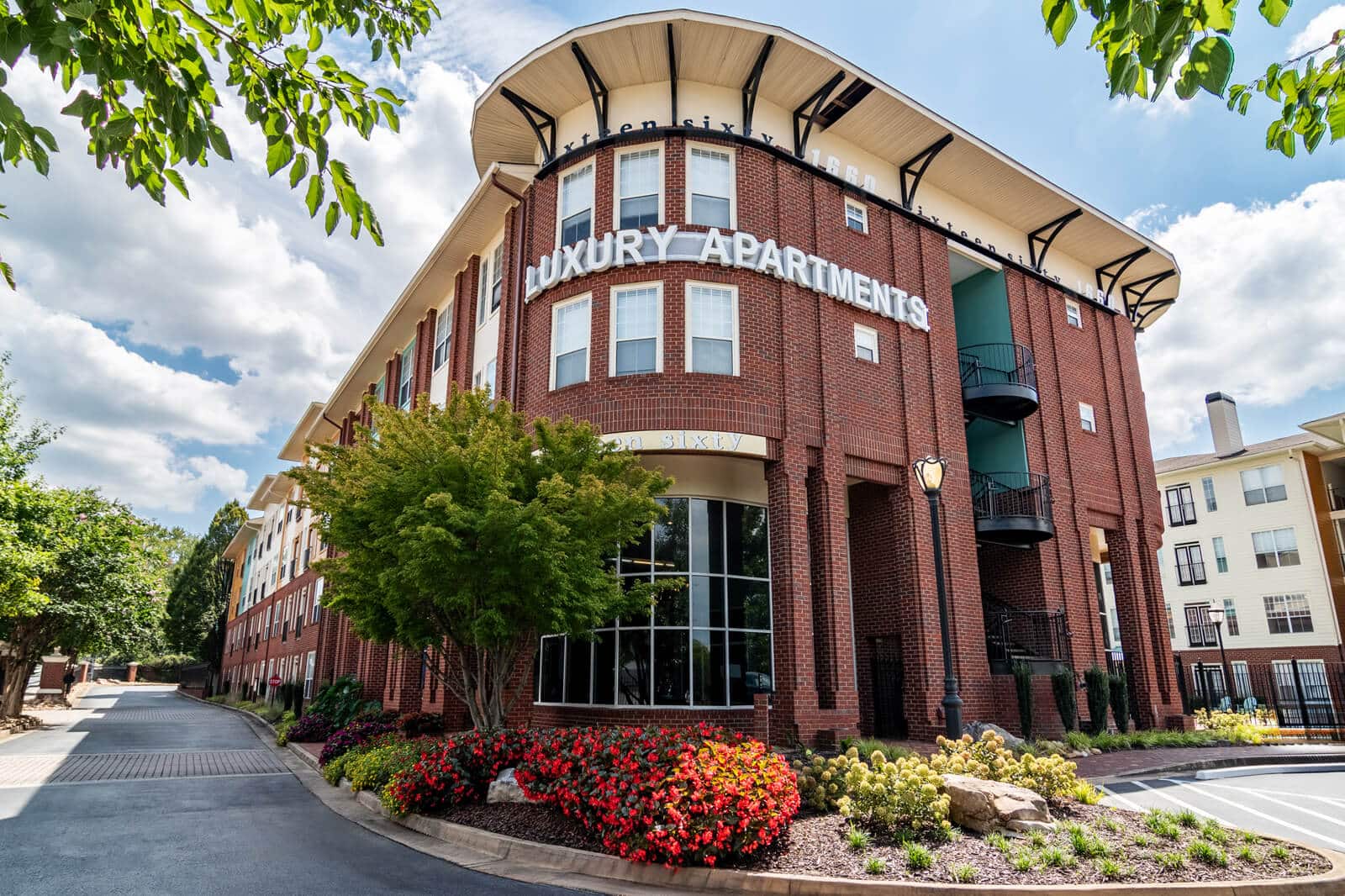 1660 Peachtree Midtown Luxury Apartments in Midtown Atlanta